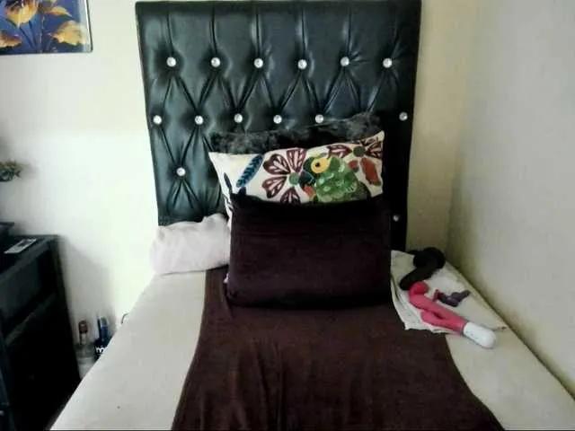 temptressqeen from BongaCams is Freechat