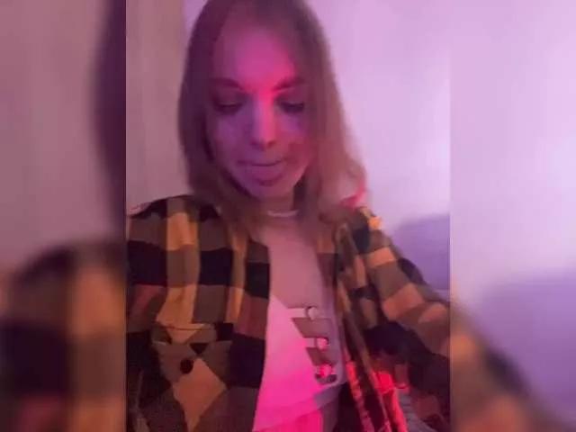 ThatTripPink3 from BongaCams