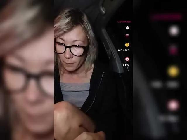 Timide-girl7 from BongaCams is Freechat