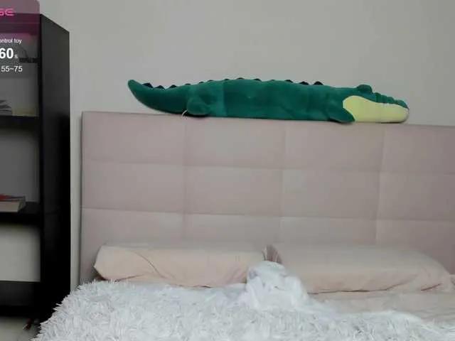 Tune-Godness from BongaCams is Freechat