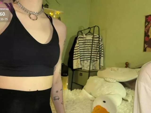 VeryRareTwins from BongaCams