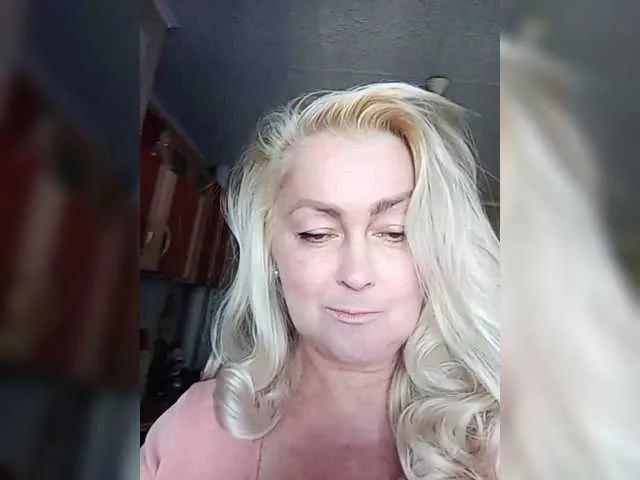 vetaru from BongaCams is Freechat