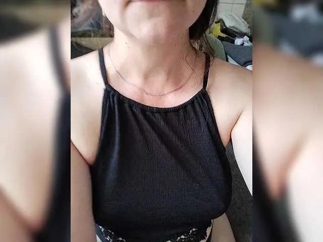 Vikki-vik from BongaCams