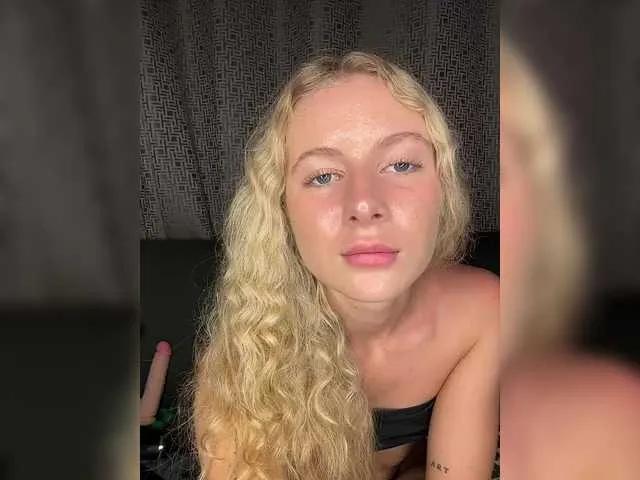 Vivena from BongaCams