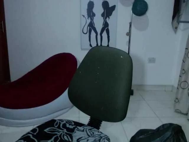 Vivian-milf-paint from BongaCams