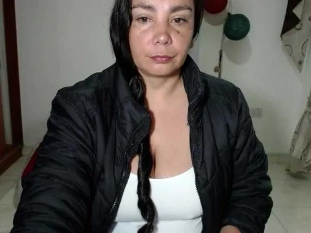 Vivian-milf-paint from BongaCams