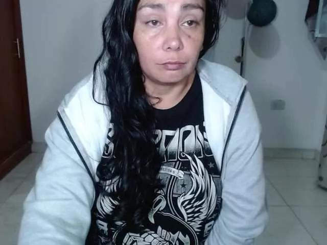 Vivian-milf-paint from BongaCams