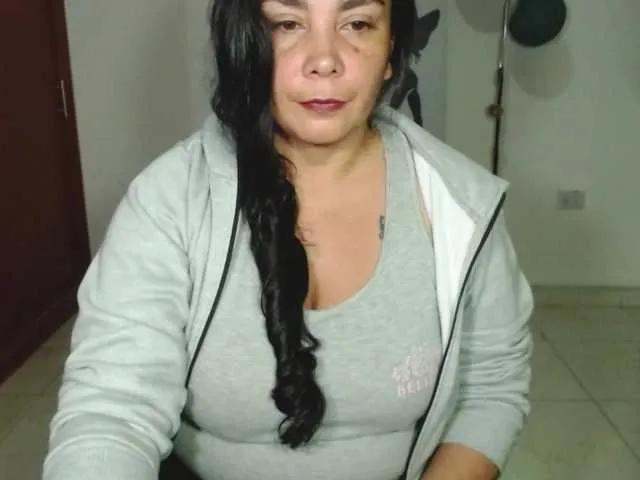 Vivian-milf-paint from BongaCams