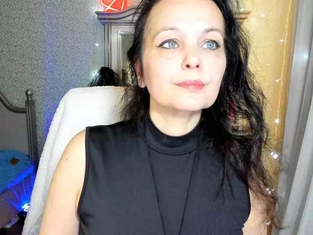 WitchBlueRose from BongaCams