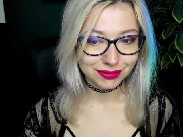 xxHeidiLove from BongaCams