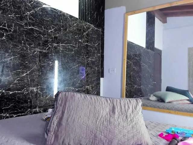 Yaya189 from BongaCams