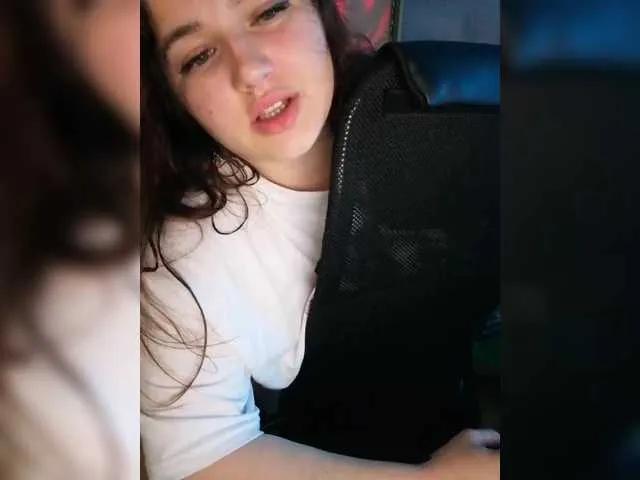 Yulua1285 from BongaCams