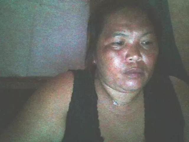 Yummypussy432 from BongaCams