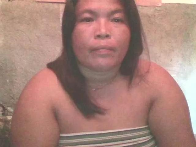 Yummypussy432 from BongaCams