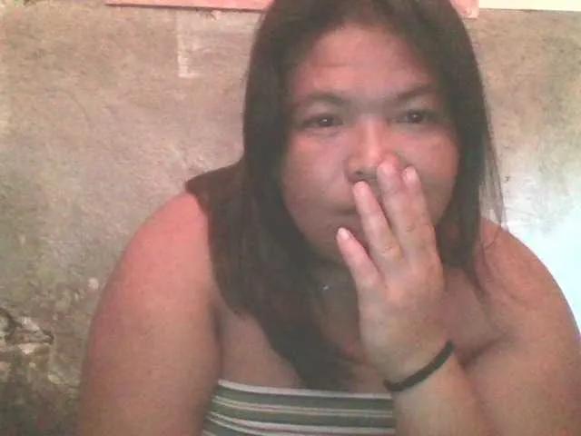 Yummypussy432 from BongaCams
