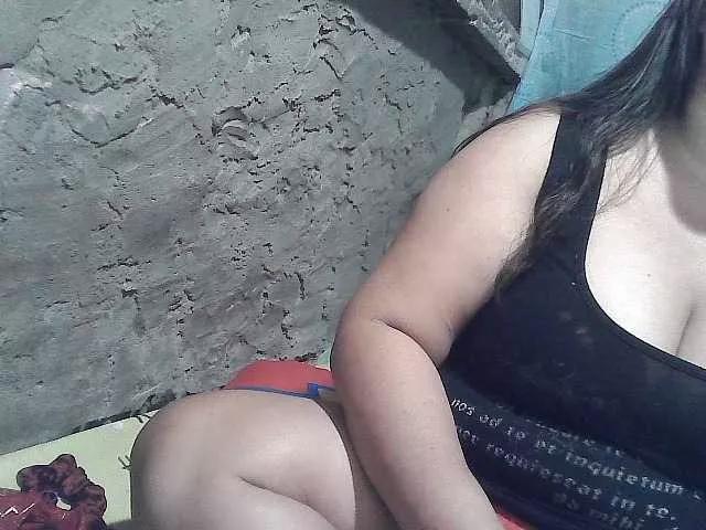 Yummypussy432 from BongaCams