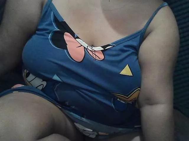 Yummypussy432 from BongaCams