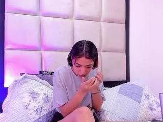 aliceblumm from CamSoda is Freechat