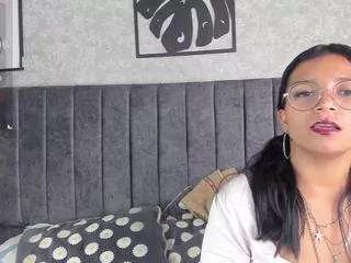 candysvictoria from CamSoda is Freechat