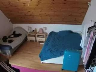 voyeurcam-julmodels-whitebed-2 from CamSoda is Freechat