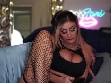 Avalonnfoxx from Chaturbate