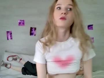 B4by_emilia from Chaturbate