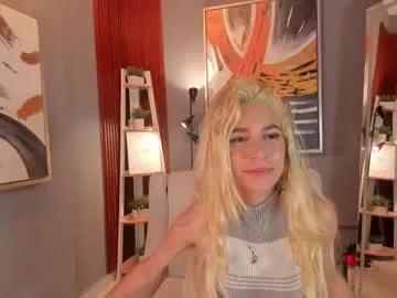 Cinnia_ from Chaturbate