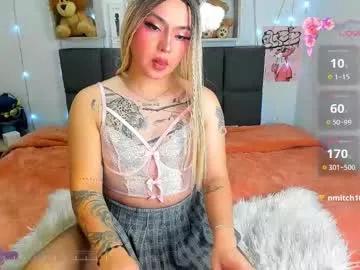 Dannia_13 from Chaturbate