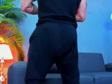 Dennis_cox_ from Chaturbate