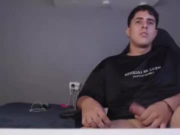 Dereckbrownn from Chaturbate