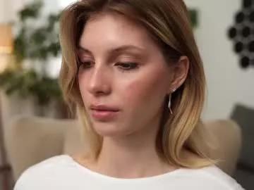 Elegant_vibes from Chaturbate