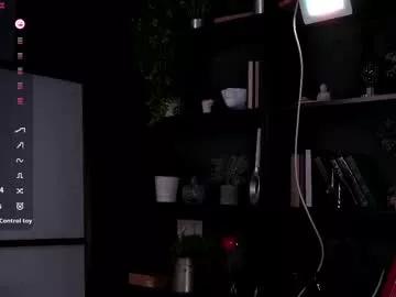 Elliefrost from Chaturbate