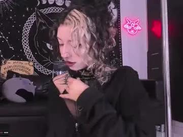 hazellwitch from Chaturbate is Freechat