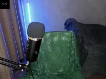 Hell_hotline from Chaturbate