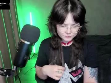 Hell_hotline from Chaturbate