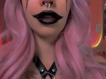 Leylanoir from Chaturbate