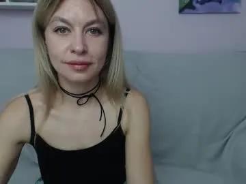 little_milf_ from Chaturbate is Freechat