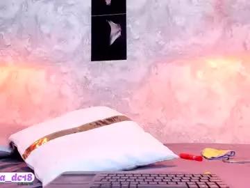 Luxury_woman_ from Chaturbate