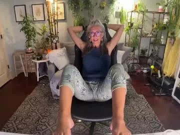 Sunnie_dayz from Chaturbate