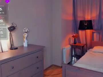 synne_glows from Chaturbate