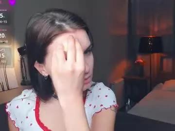 synne_glows from Chaturbate