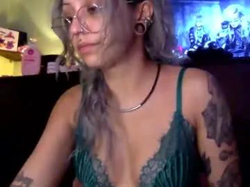 Theeking_venus from Chaturbate
