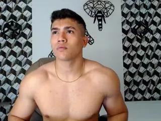 nick_fenix from Flirt4Free is Freechat