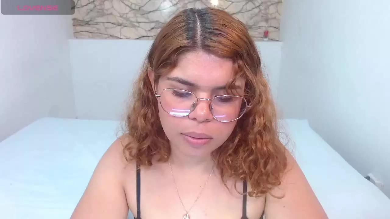 RoseEvans3 from Streamray is Freechat