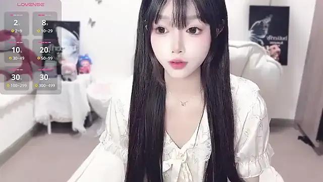 -EEBABY from StripChat