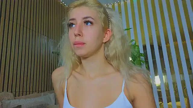 -violettttta- from StripChat is Freechat
