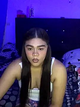 2moons_full_of_love from StripChat is Freechat