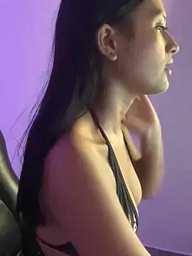 _18_laura from StripChat