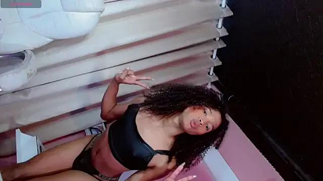 _IsabellaRousse from StripChat is Freechat