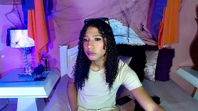 _IsabellaRousse from StripChat is Freechat